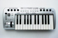 Миди клавиатура Behringer U-CONTROL UMX25