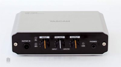 Tascam US-100